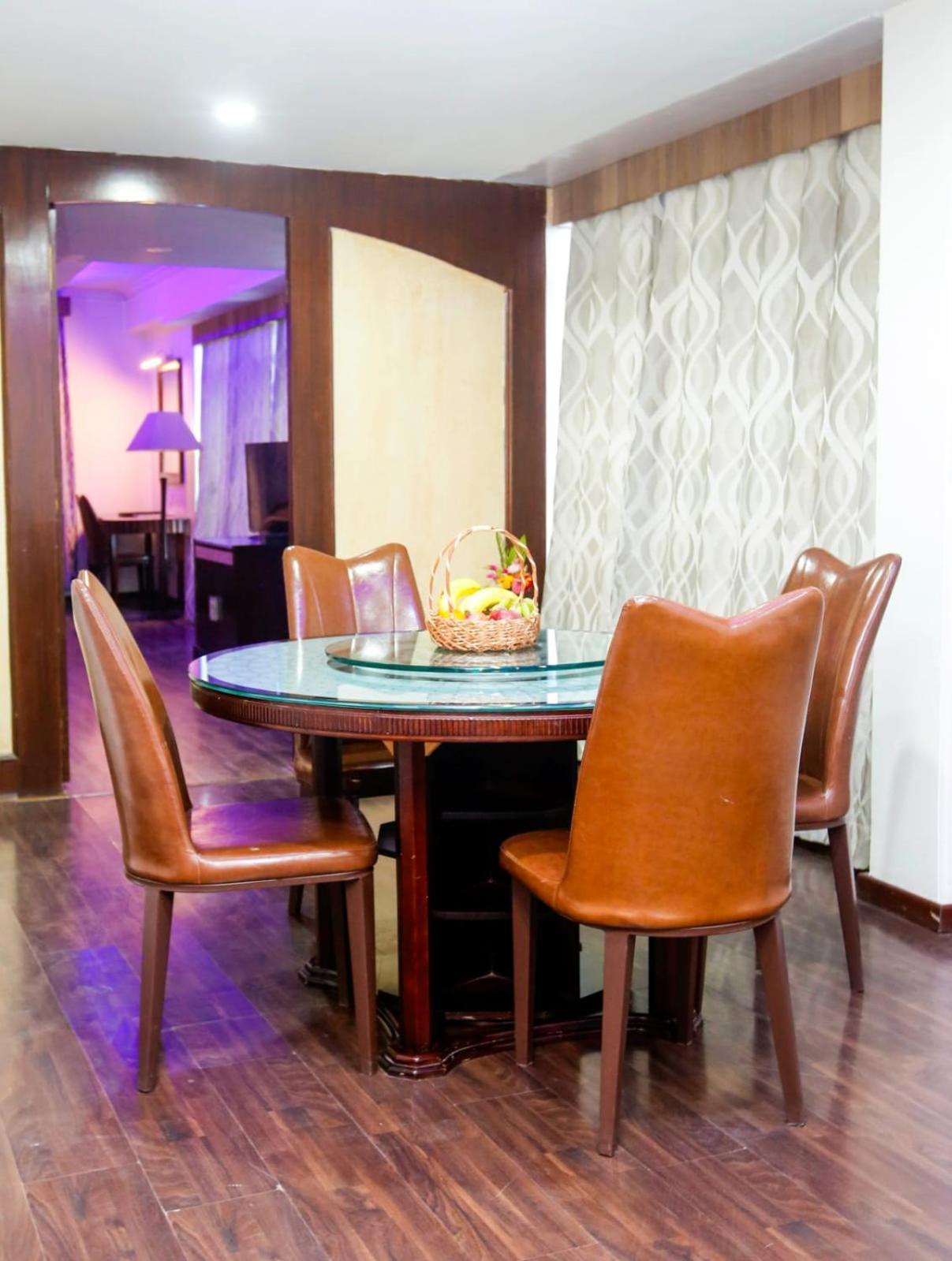 Hotel The Residency Srinagar מראה חיצוני תמונה