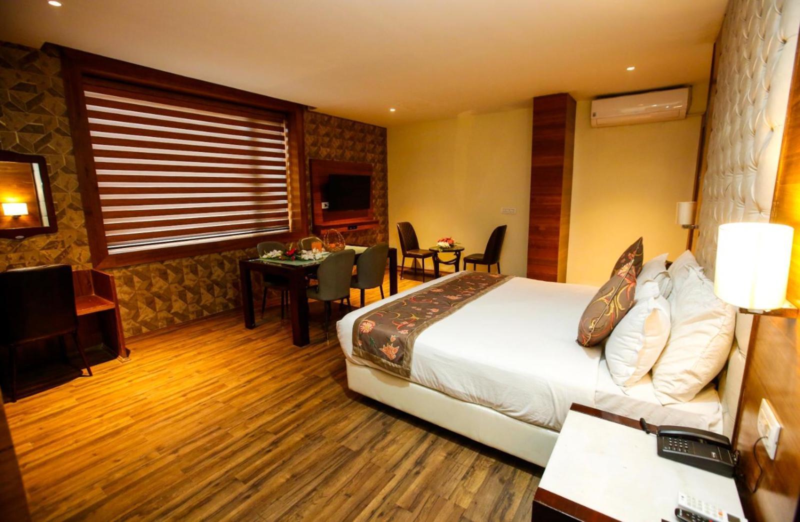 Hotel The Residency Srinagar מראה חיצוני תמונה