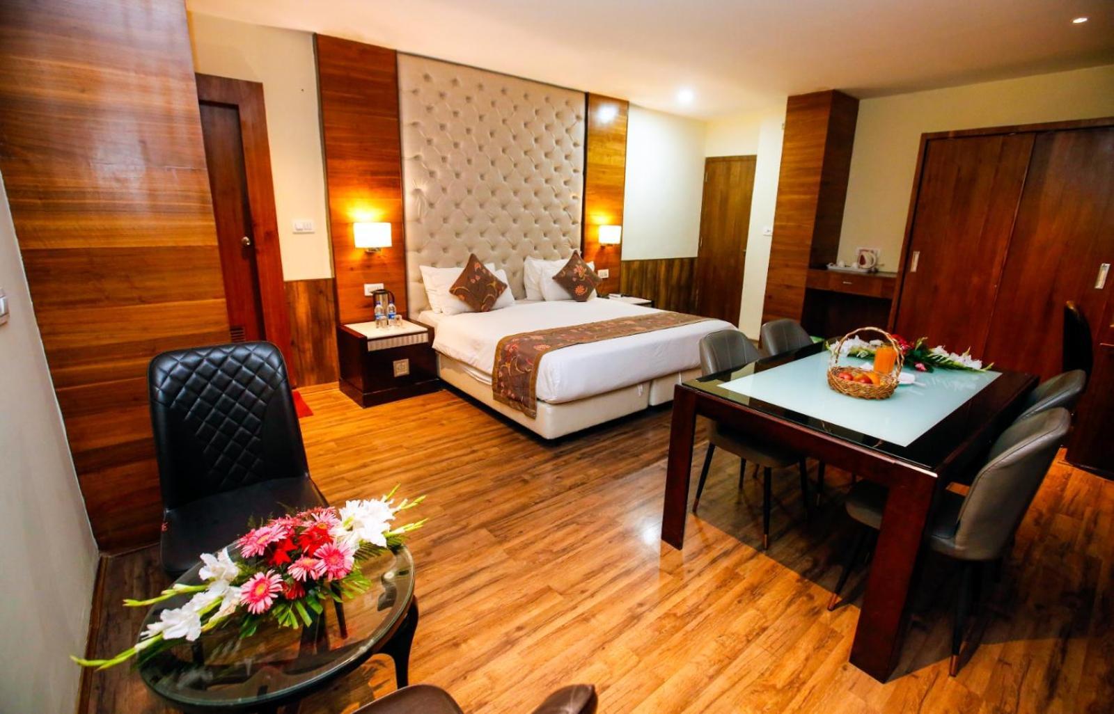 Hotel The Residency Srinagar מראה חיצוני תמונה