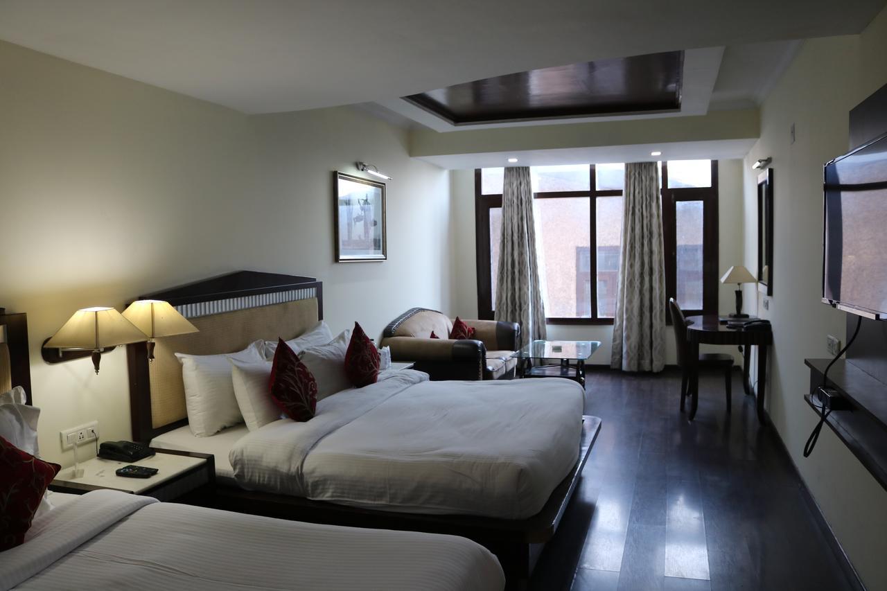 Hotel The Residency Srinagar מראה חיצוני תמונה