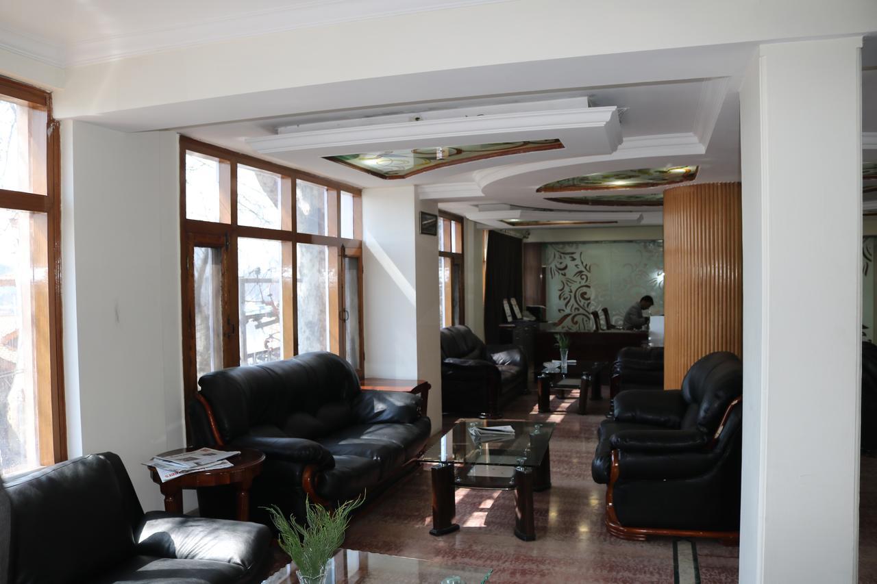 Hotel The Residency Srinagar מראה חיצוני תמונה