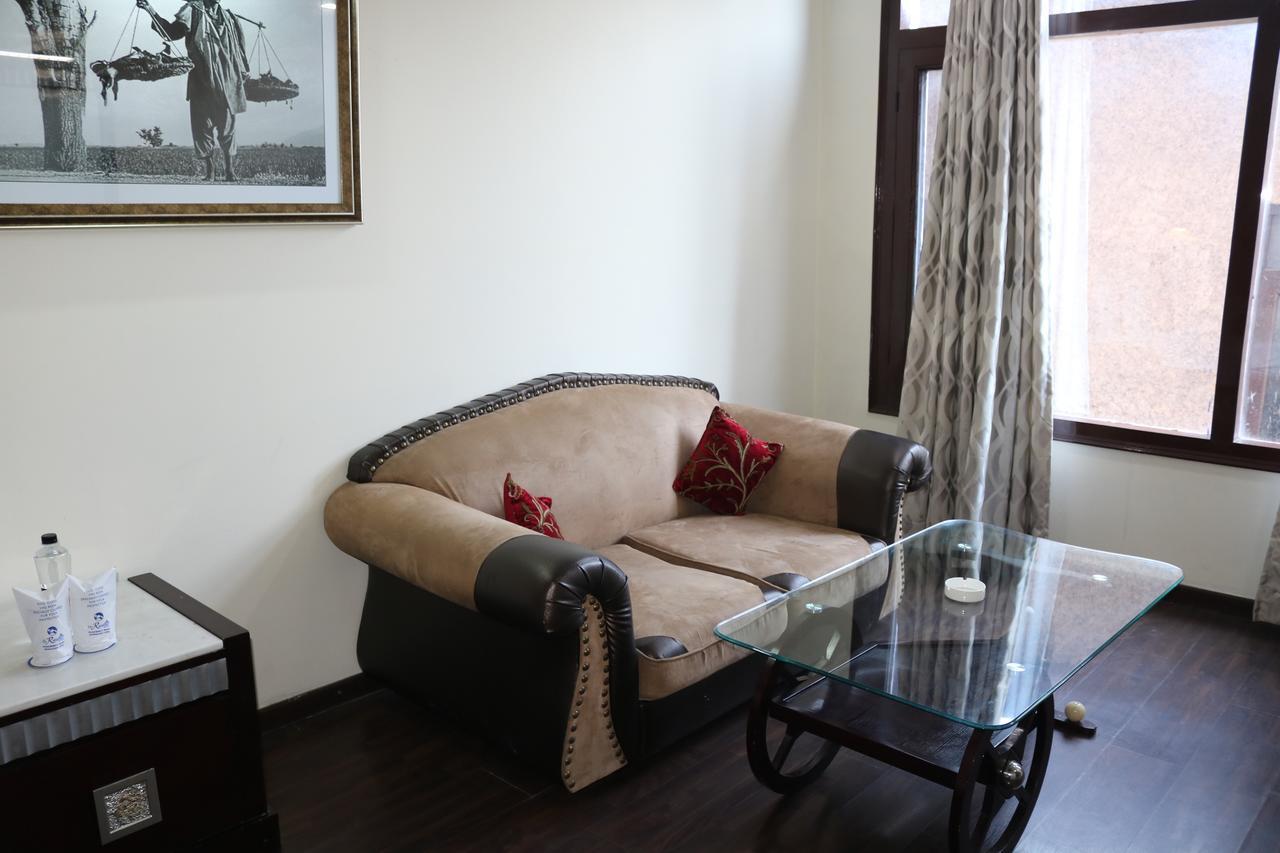 Hotel The Residency Srinagar מראה חיצוני תמונה